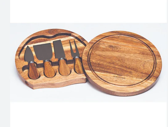 Cheese Board Round w/Knives