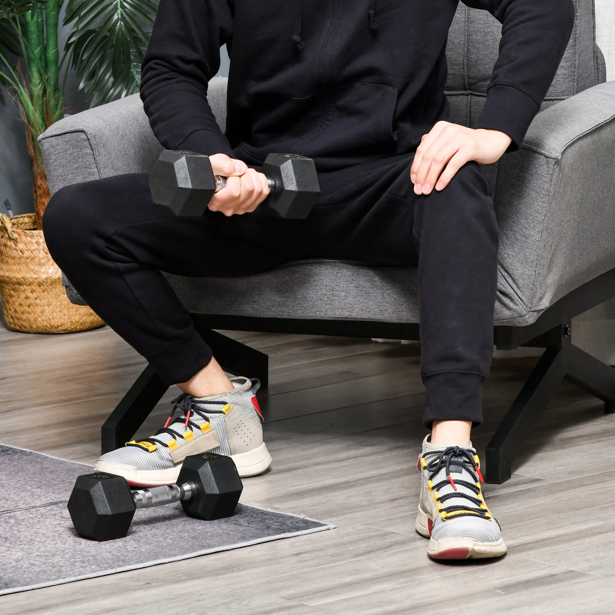 Hexagon dumbbells, set of 2, 2x5 kg, cast iron with rubber coating, black