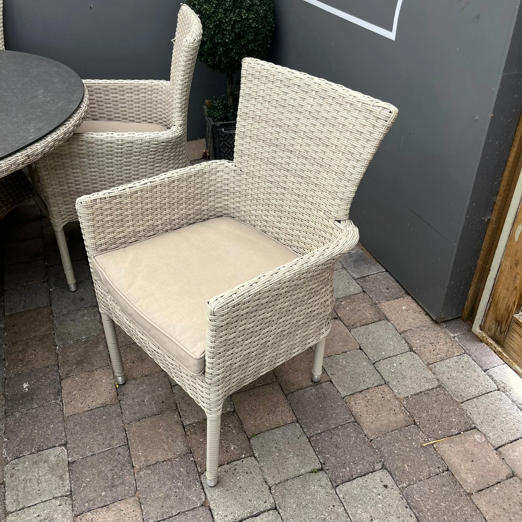 Miami 6-Seater Set - Clearance - Image 5