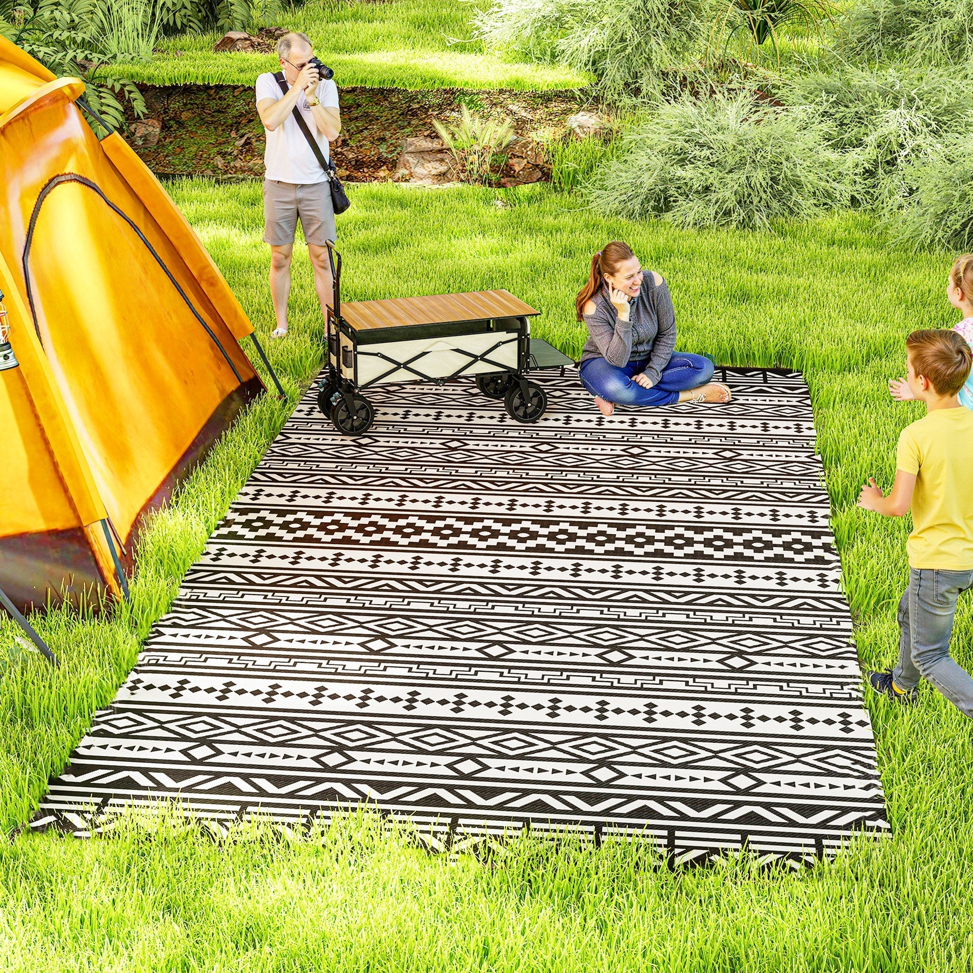 Outdoor Rug, Robust Weatherproof Foldable Boho, Black and White