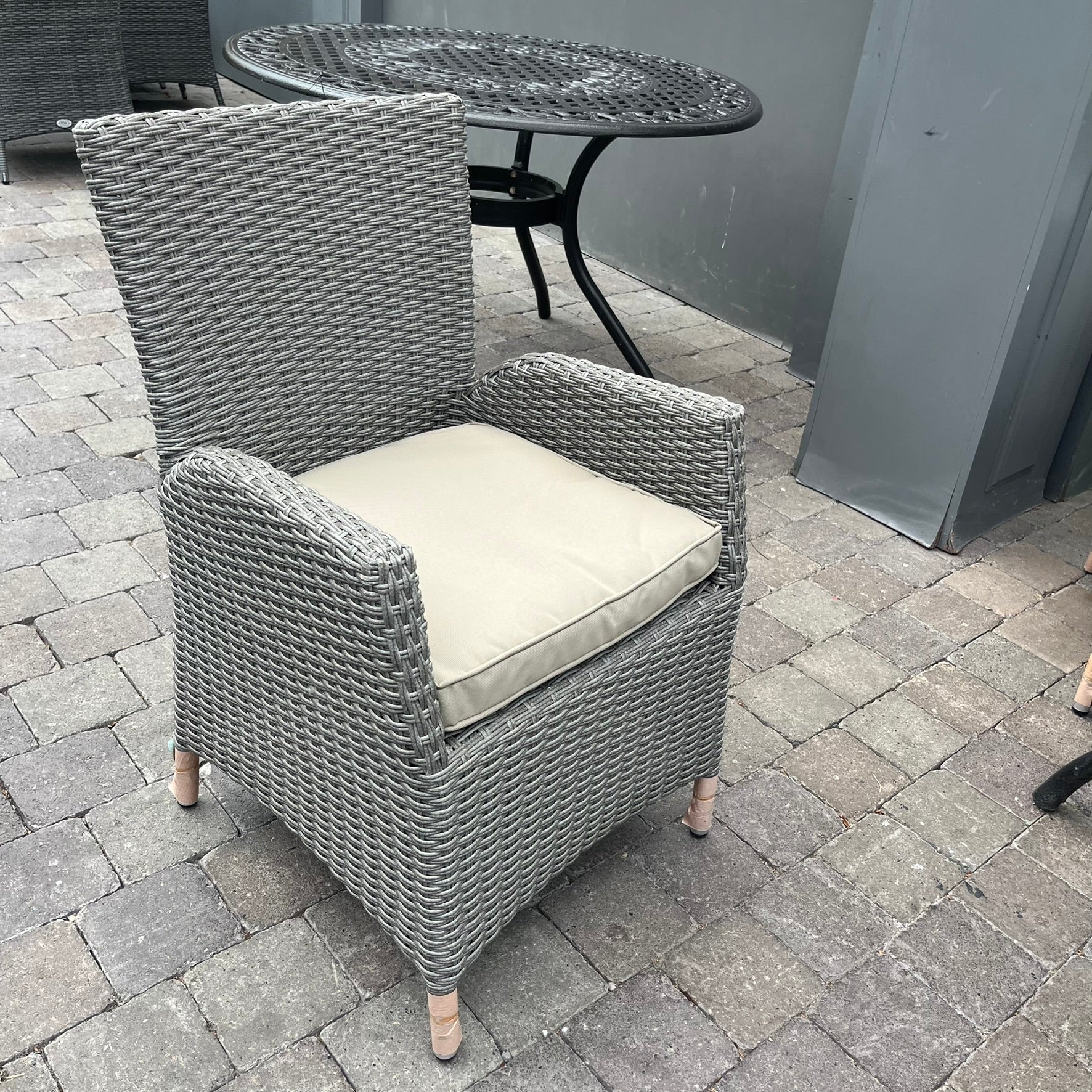 Rattan 4 Seater Round - Image 5