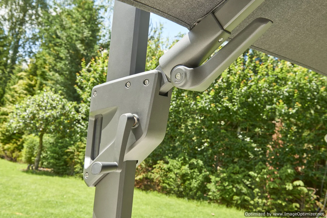 Royce - Ambassador LED Cantilever Parasol with Novasun™ Smoke Grey Canopy - Image 2