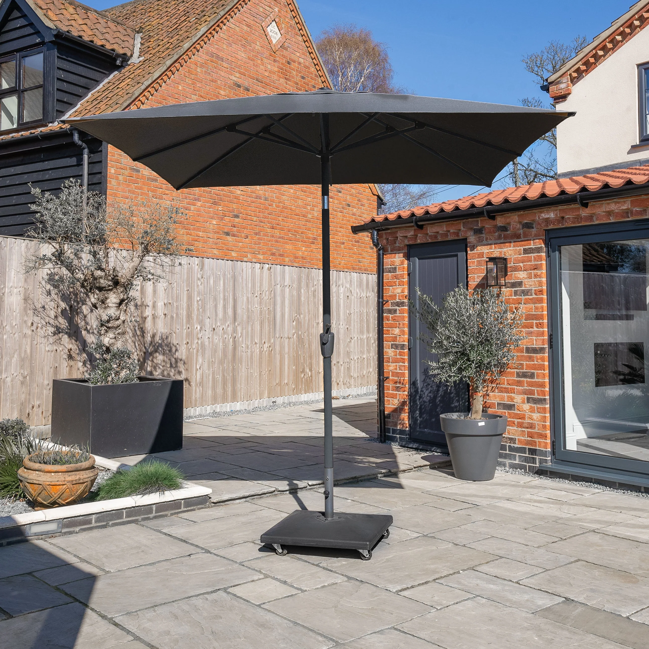 Royce - Premium 2.5m Square LED Parasol with Novasun™ Carbon Canopy & Cover - Anthracite Frame